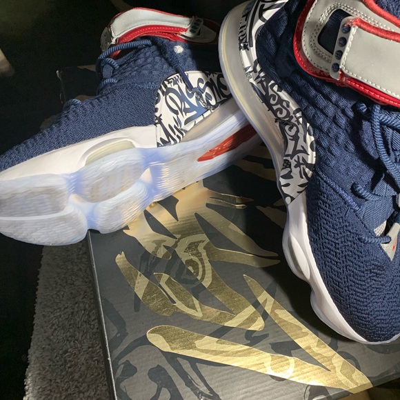 Men’s Tennis - LeBron James XVII - sz 10 - $150 main image 6